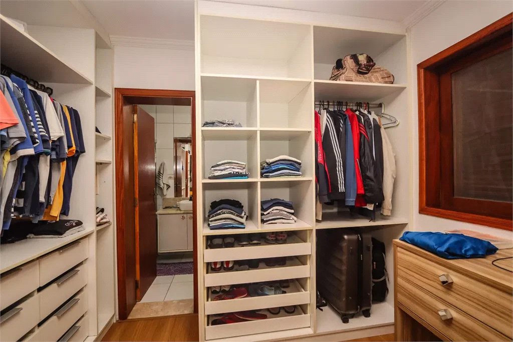 Sobrado à venda com 5 quartos, sendo 1 suíte, em Vila Sônia, São Paulo, SP
