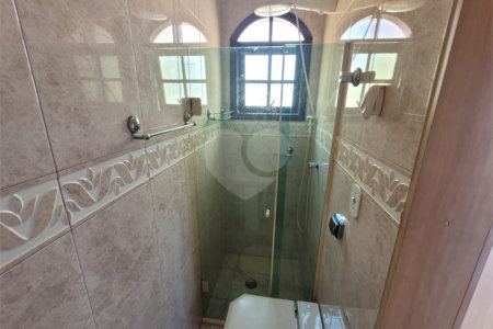 Sobrado à venda com 3 quartos, sendo 1 suíte, em Vila dos Remédios, São Paulo, SP