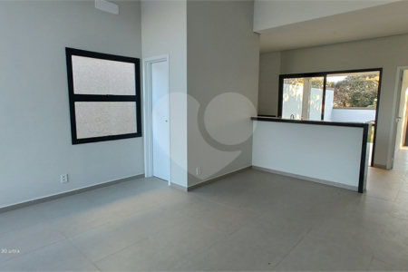 Casa à venda com 3 suítes no condomínio Reserva Ybyra, Atibaia - SP
