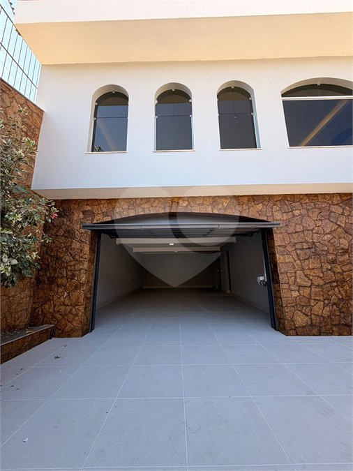 Casa à venda com 5 quartos, sendo 4 suítes, em Vila Rosália, Guarulhos, SP