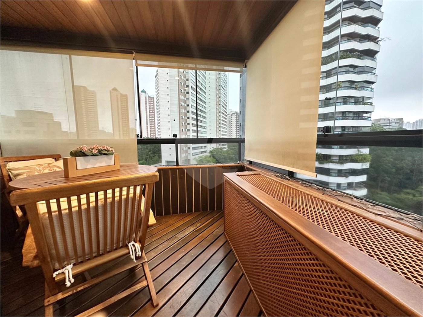 Apartamento à venda com 4 quartos, sendo 3 suítes,  em Vila Andrade, São Paulo, SP