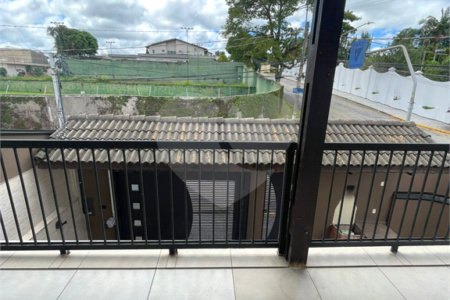 Sobrado à venda com 3 quartos, sendo 2 suítes,  em Vila Oliveira, Mogi das Cruzes, SP