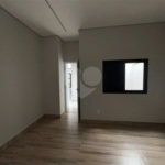 Casa à venda com 3 quartos, sendo 1 suíte, no condomínio Horto Florestal Villagio, Sorocaba - SP