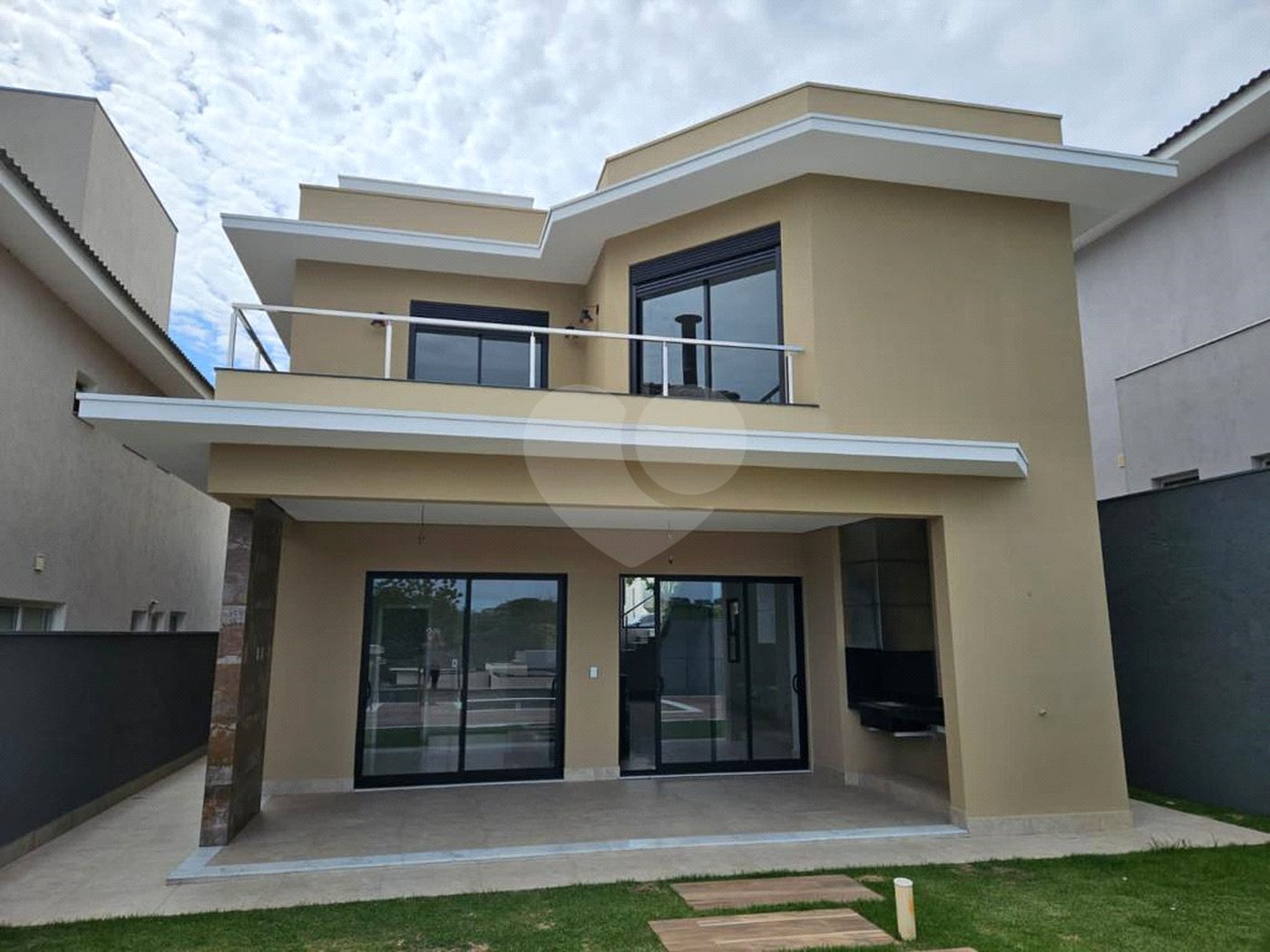 Casa à venda com 3 quartos, sendo 4 suítes, no condomínio Reserva dos Vinhedos, Louveira - SP