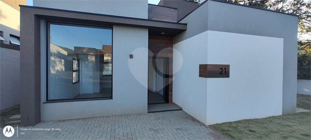 Casa à venda com 3 suítes no condomínio Reserva Ybyra, Atibaia - SP
