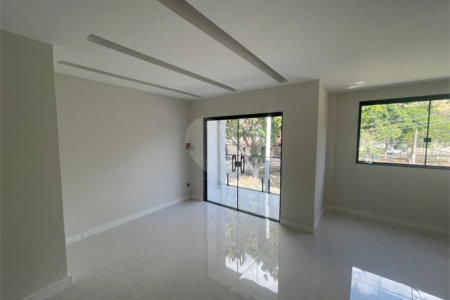 Casa à venda com 4 quartos, sendo 1 suíte, em Campo Grande, Rio de Janeiro, RJ