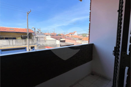Sobrado à venda com 3 quartos, sendo 1 suíte, em Conjunto Habitacional Brás Cubas, Mogi das Cruzes, SP