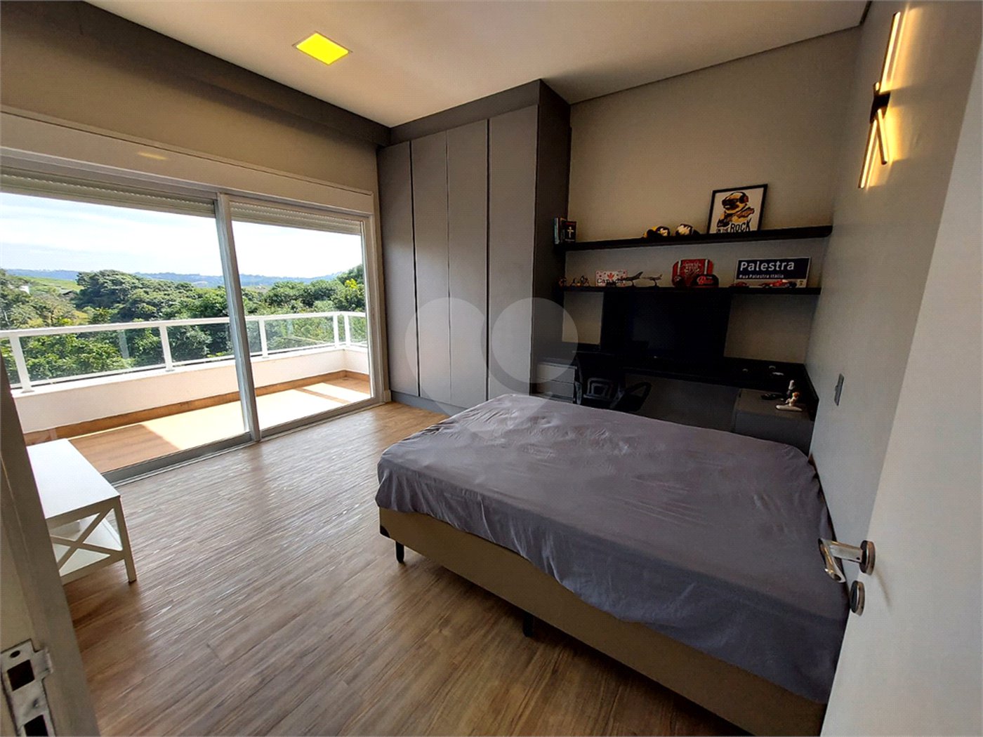 Casa à venda ou para alugar com 4 suítes no condomínio Jardim Primavera, Louveira - SP