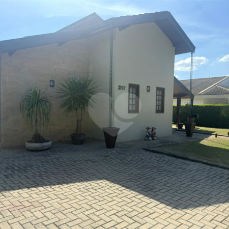 Casa à venda com 3 suítes no condomínio Terras de Mont Serrat, Salto - SP