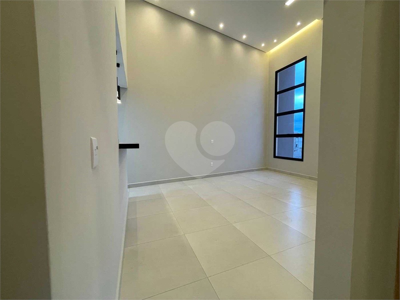 Casa à venda com 3 quartos, sendo 1 suíte, no condomínio Horto Florestal Villagio, Sorocaba - SP