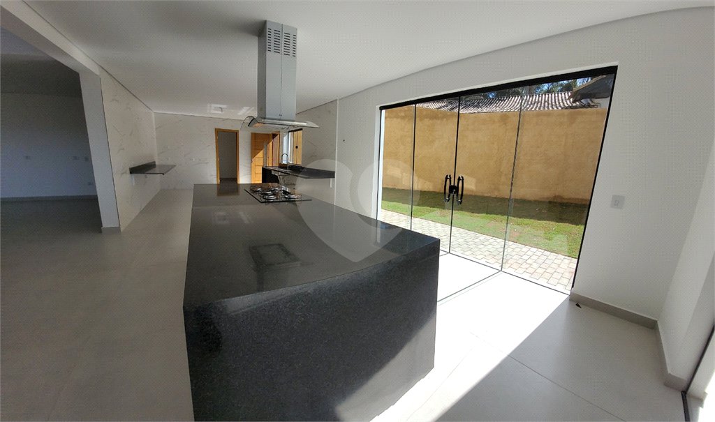 Casa à venda com 4 suítes no condomínio Sausalito, Mairiporã - SP