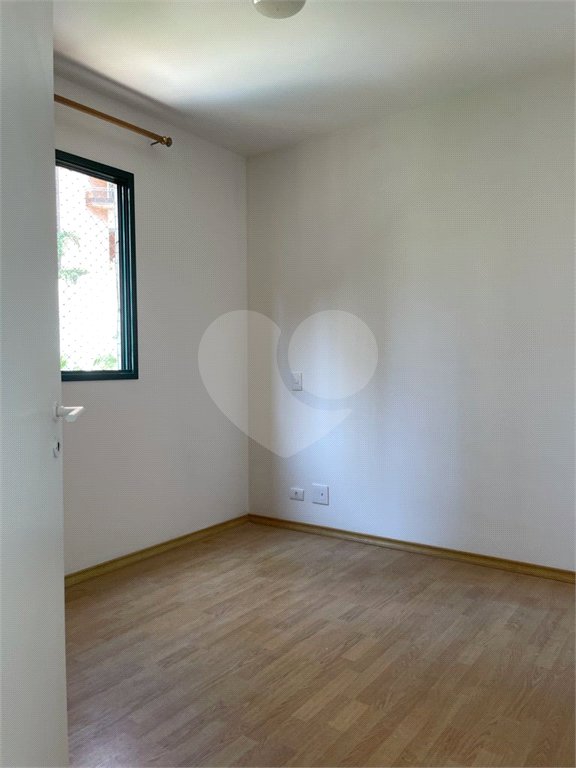 Apartamento à venda com 3 quartos, sendo 1 suíte,  em Vila Suzana, São Paulo, SP