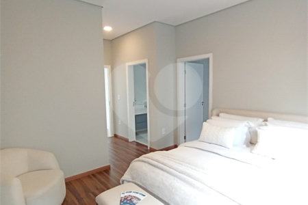 Casa à venda com 4 quartos, sendo 3 suítes,  no condomínio Alphaville Nova Esplanada 3, Votorantim - SP