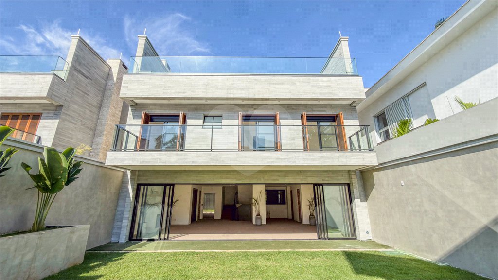 Casa à venda com 4 suítes no condomínio Teviot, São Paulo - SP