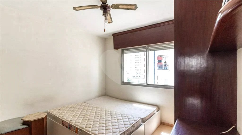 Este elegante apartamento em Higienópolis oferece 224m² de área muito bem distribuída, perfeito para quem valoriza conforto