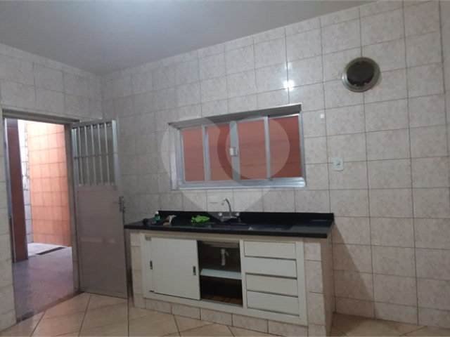 Sobrado à venda com 3 quartos em Jardim Guairaca, São Paulo, SP