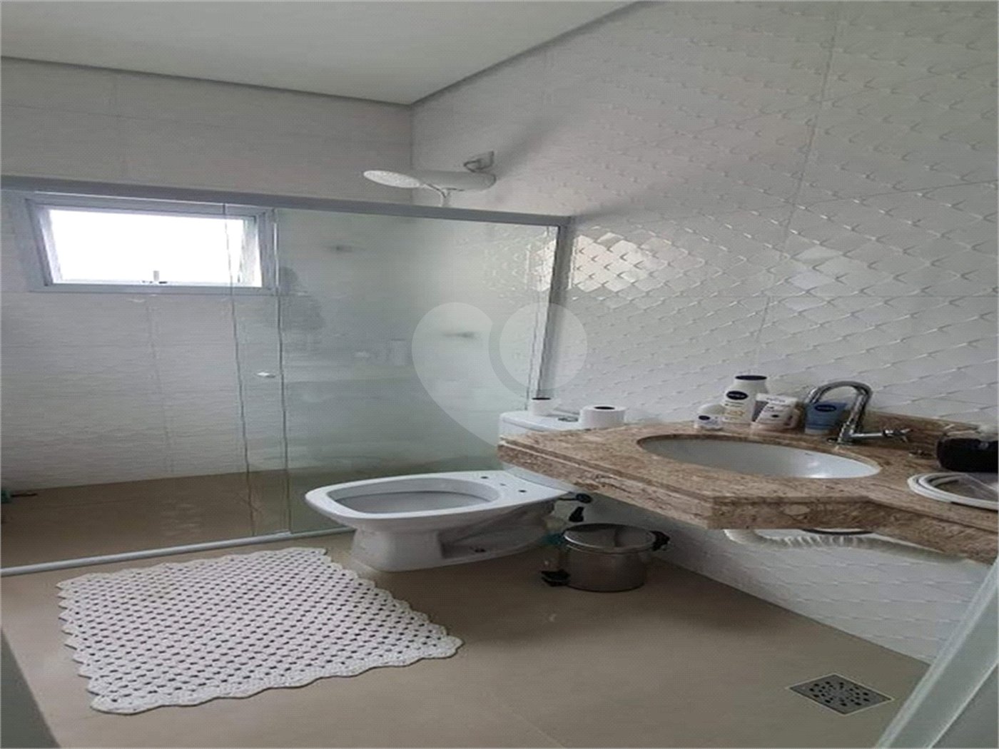 Casa à venda com 3 quartos, sendo 1 suíte, em Vila Santa Rosália, São Roque, SP