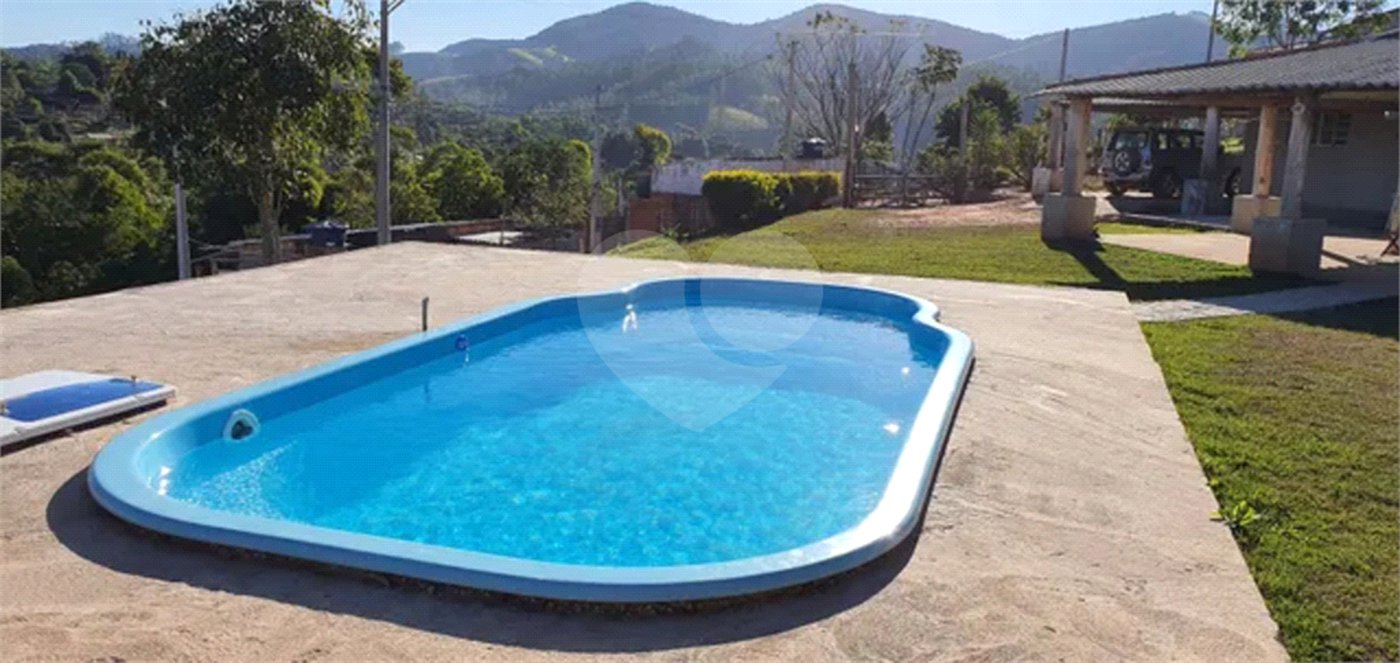 Chácara à venda com 3 quartos, sendo 1 suíte, no Centro, Paraibuna, SP