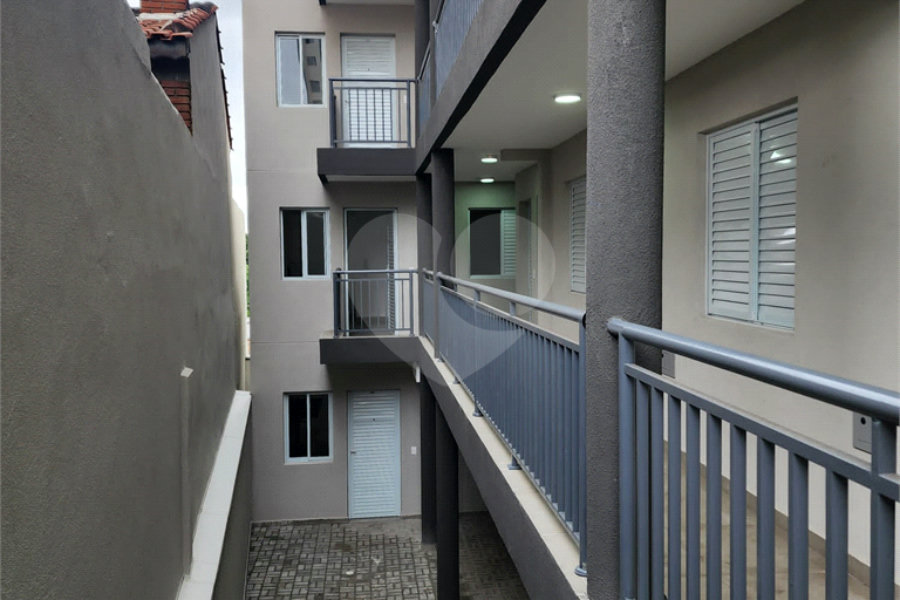 Casa à venda com 2 quartos, sendo 1 suíte, no condomínio Residencial Sanches, São Paulo - SP