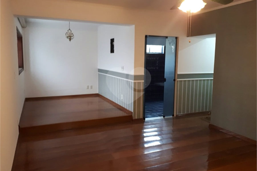 Sobrado à venda com 5 quartos, sendo 3 suítes, em Tremembé, São Paulo, SP