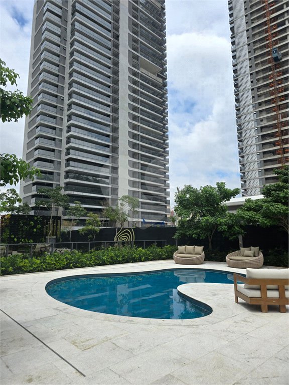 Apartamento à venda com 2 suítes em Jardim Morumbi, São Paulo, SP