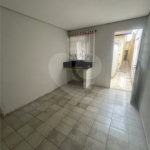 Casa de fundos para locação Jardim Juscelino Kubitschek