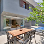 Casa à venda no Brooklin Velho, reformada e com piscina.