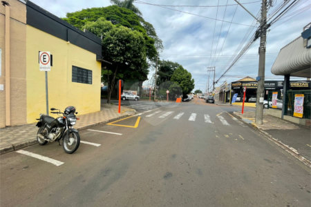 Casa comercio dispondo para venda ou locação no Centro,