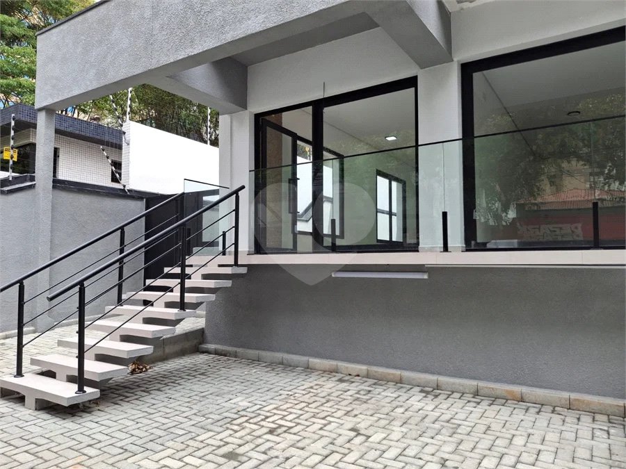 Salas comerciais de rua em localização nobre