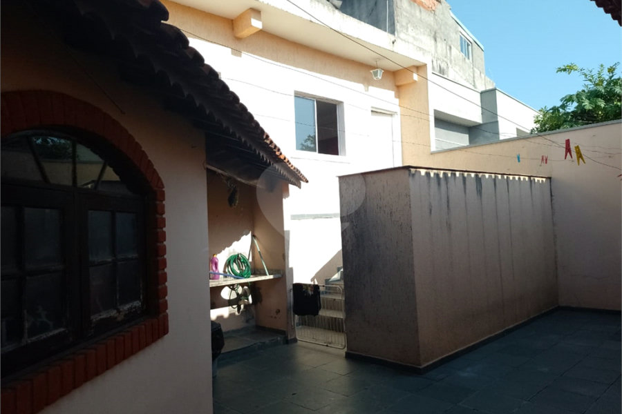 Casa Térrea Assobradada com Varanda Gigante no Jardim Líbano