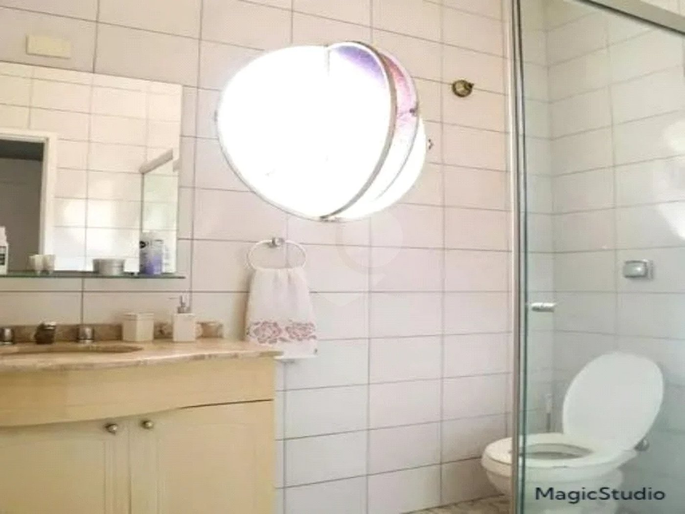 Casa com 120m² , 4 dormitórios , sendo 1 suíte , 3 vagas de garagem , à venda no Jabaquara.
