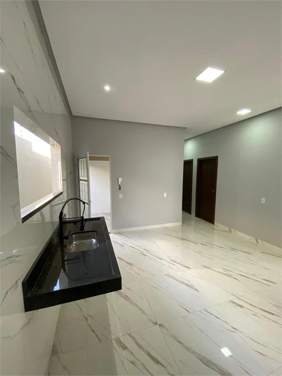 Casa à venda com 3 quartos, sendo 1 suíte,  em Eixo Cidade Nova, Balsas, MA