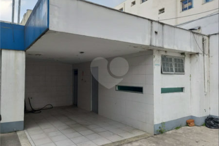Espaço ideal para posto de gasolina, farmácia e loja no Bom Retiro