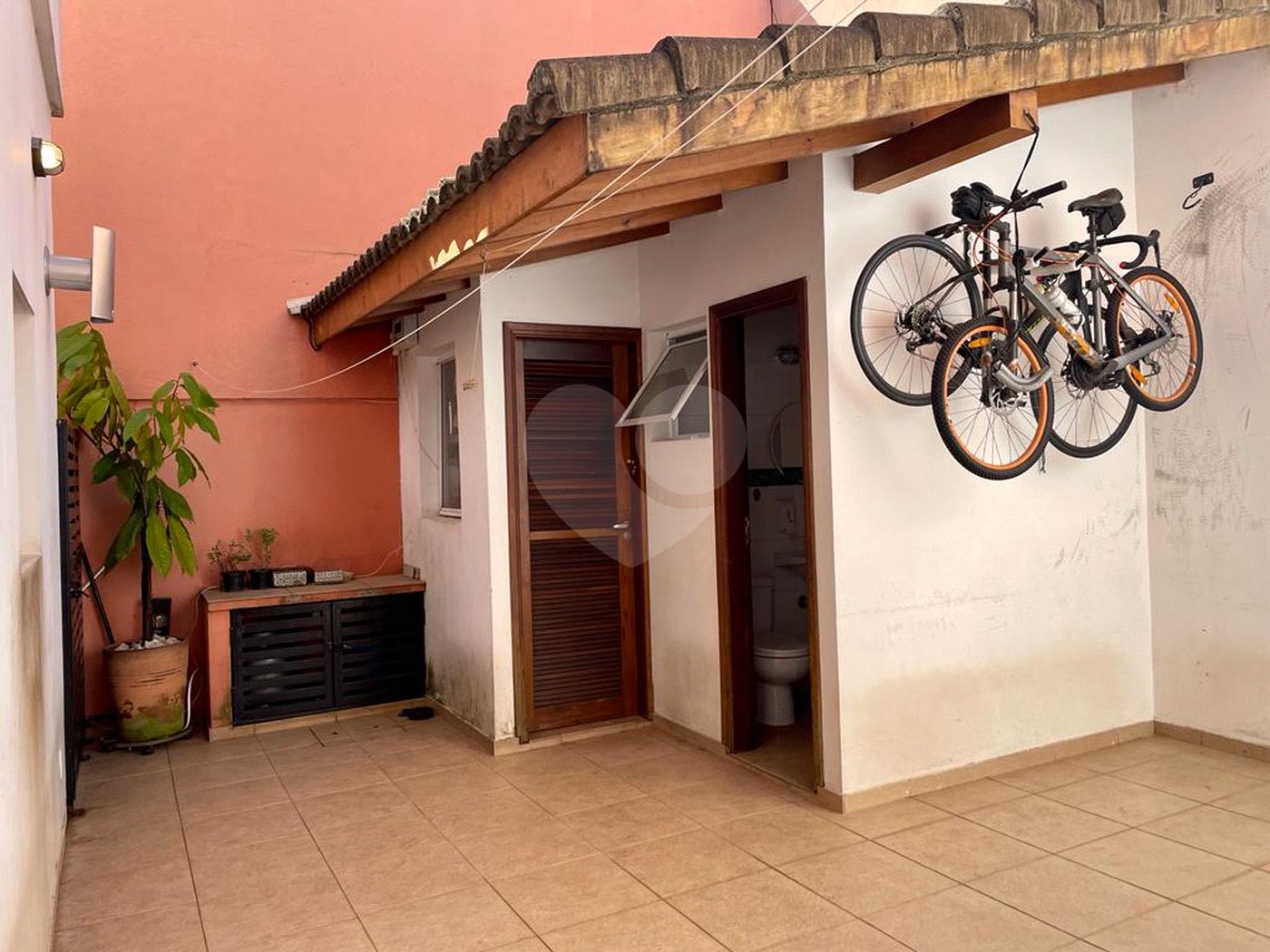3 quartos 1 suíte 167m² área útil 2 vagas