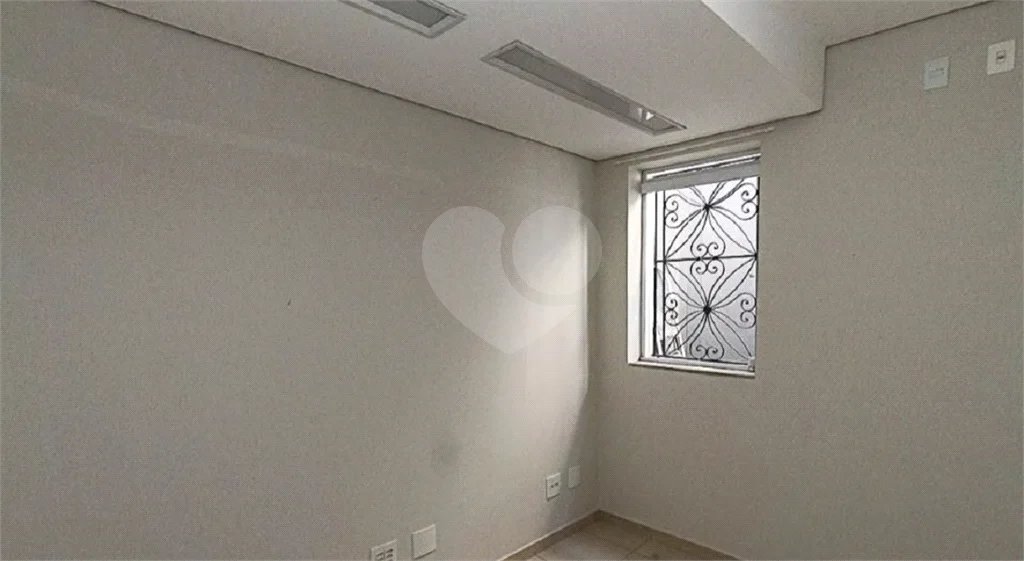 Sobrado à venda no Belenzinho de 208 m² com 6 dormitórios, 4 banheiros e 2 vagas