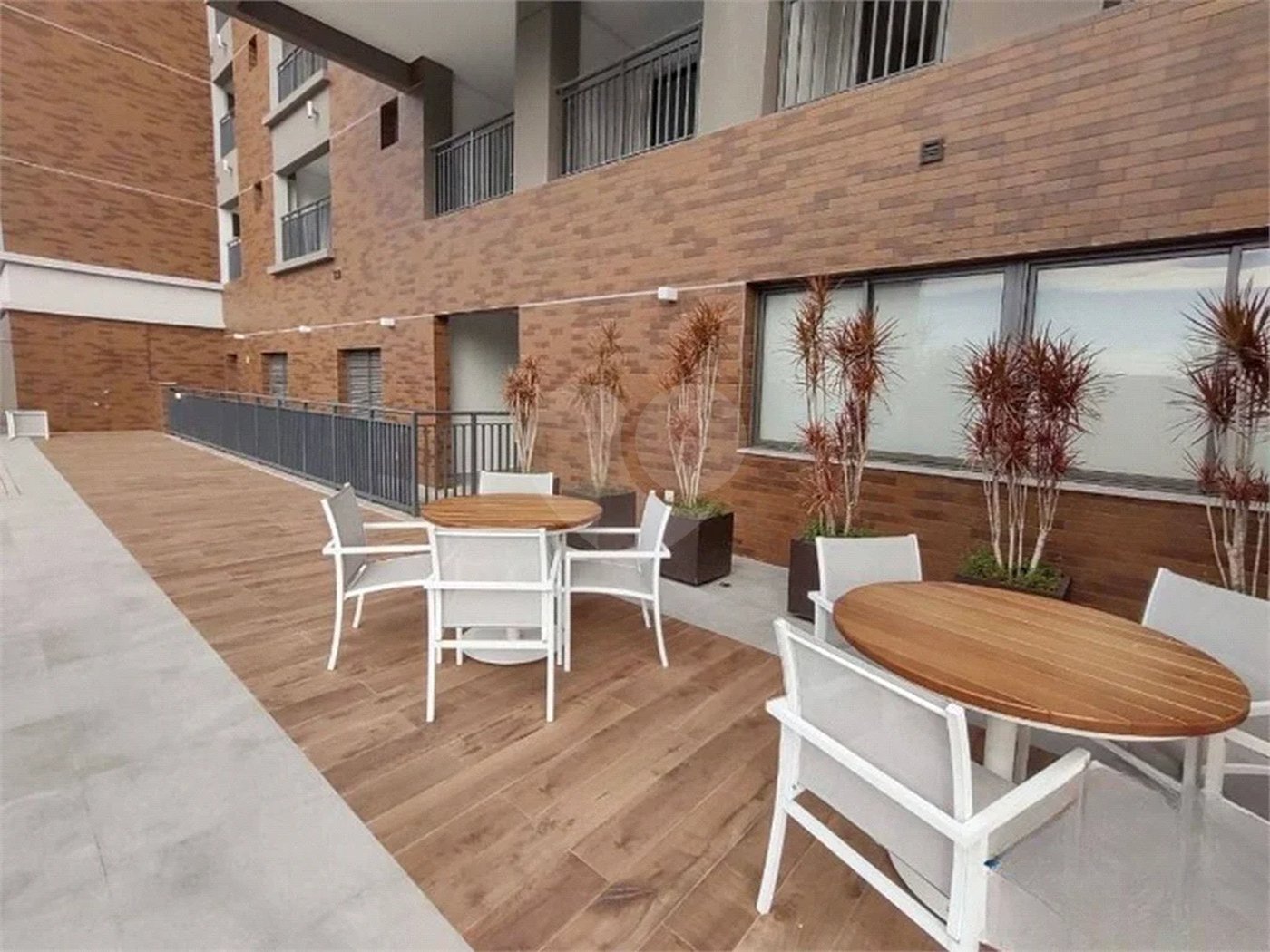 Apartamento novo com 129m² na Mooca com 2 suítes e 2 vagas.