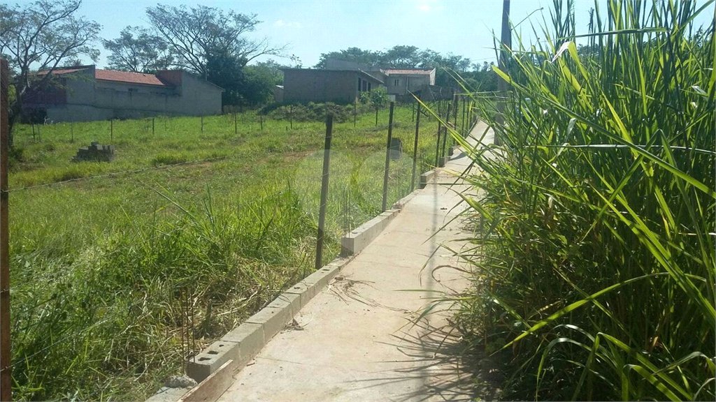 Terreno com 548,00 m² de área total.