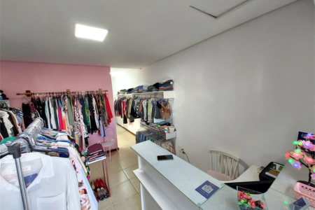 Casa residencial com ponto comercial a venda no Centro