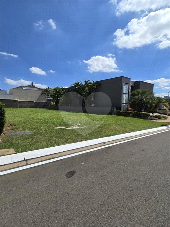 Maison Du parc- condominio de altissimo padrão - lote plano com 495,00 ms- R$ 1.920.000,00 - condominio - R$ 1.100,00 - iptu - R$ 800,00 - Área de lazer: Quadra de Tênis - Quadra Poliesportiva - campo de Futebol - Quadra de Squash - Academia - Playground - Sistema de Segurança 24hs com cerca elétri