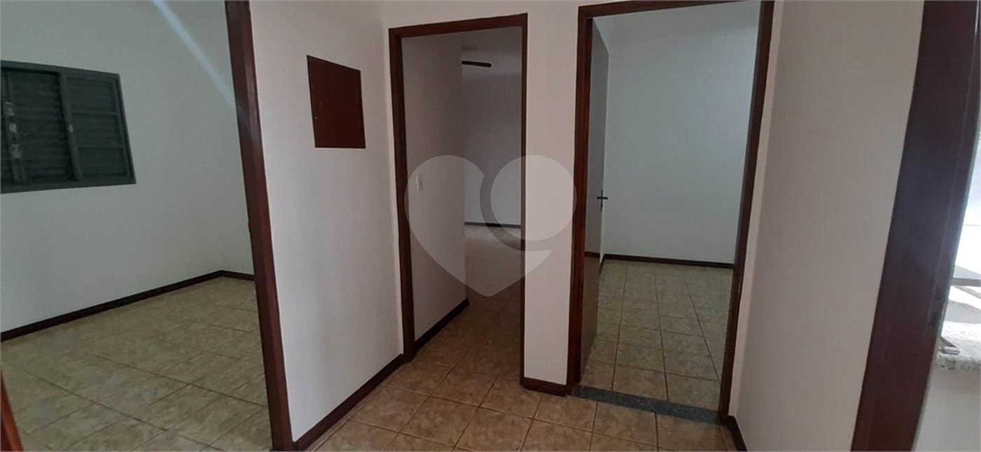 Casa térrea para venda, com 3 dormitórios, sendo 1 suíte.