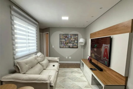 Apartamento de 100 m² à venda em Santo André, sem condomínio, com 2 quartos, 2 banheiros, móveis planejados, área gourmet e 1 vaga coberta e fixa. Excelente acabamento.