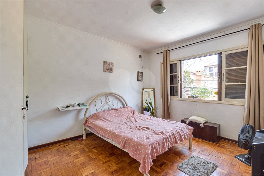 Sobrado à venda com 3 quartos, sendo 1 suíte,  em Chácara Flora, São Paulo, SP