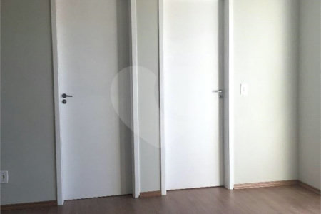 Apartamento à venda com 3 quartos, sendo 1 suíte, em Parque Reboucas, São Paulo, SP