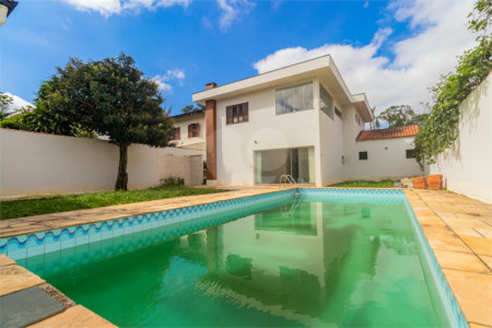 Sobrado à venda com 4 quartos, sendo 2 suítes, em Interlagos, São Paulo, SP