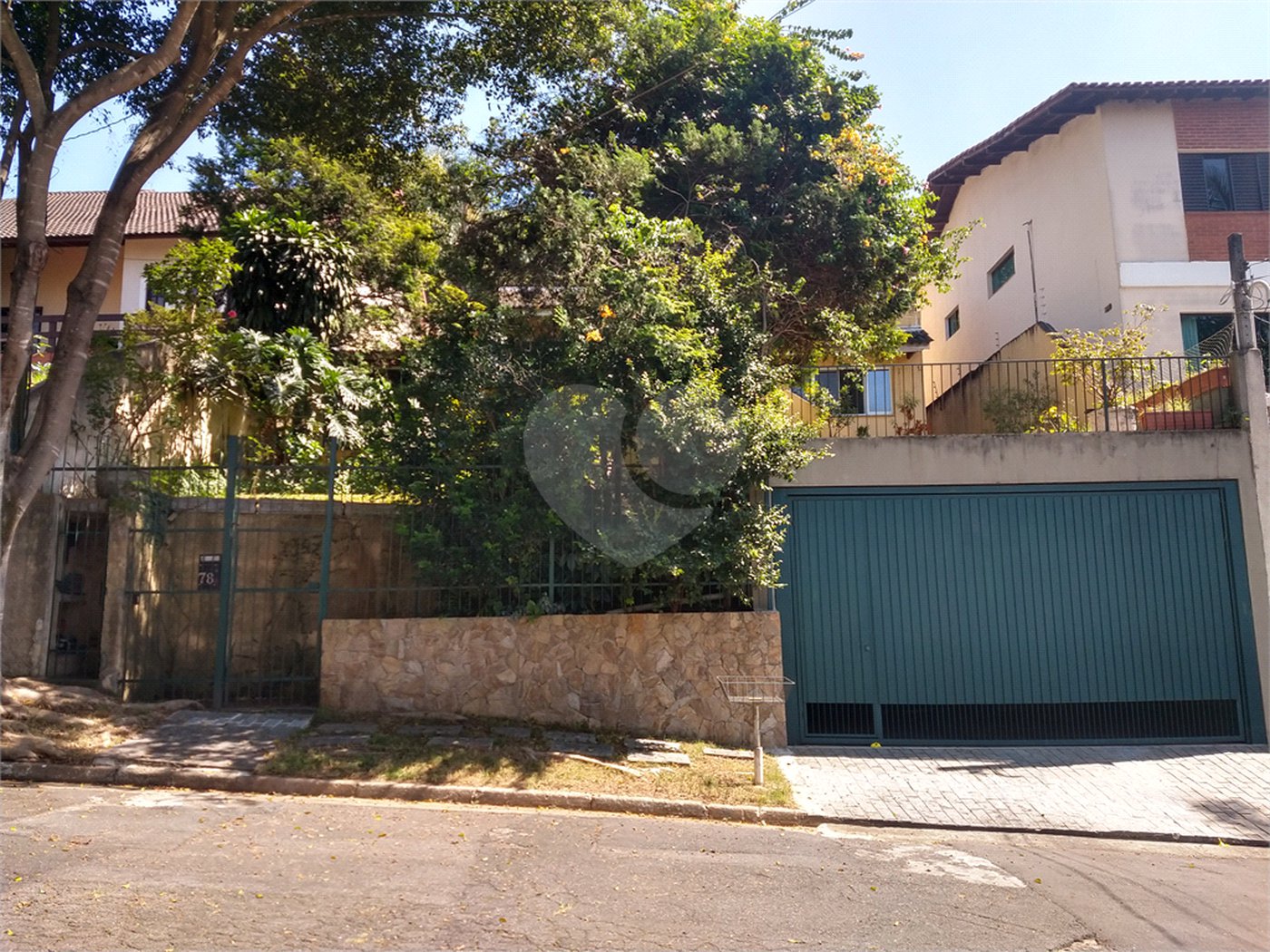 Sobrado à venda com 4 quartos, sendo 1 suíte, em Parque dos Príncipes, São Paulo, SP