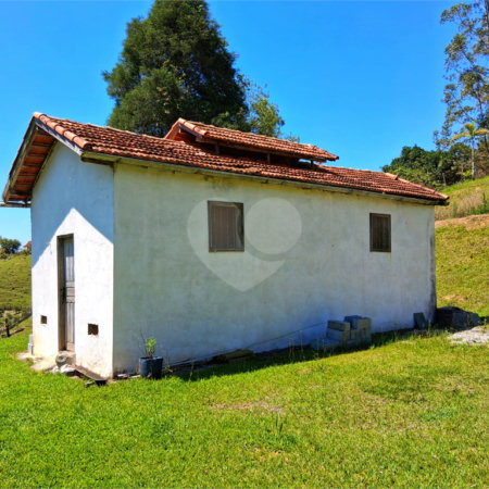 Sítio à venda com 3 quartos, sendo 1 suíte,  em Gabriel Piza, São Roque, SP