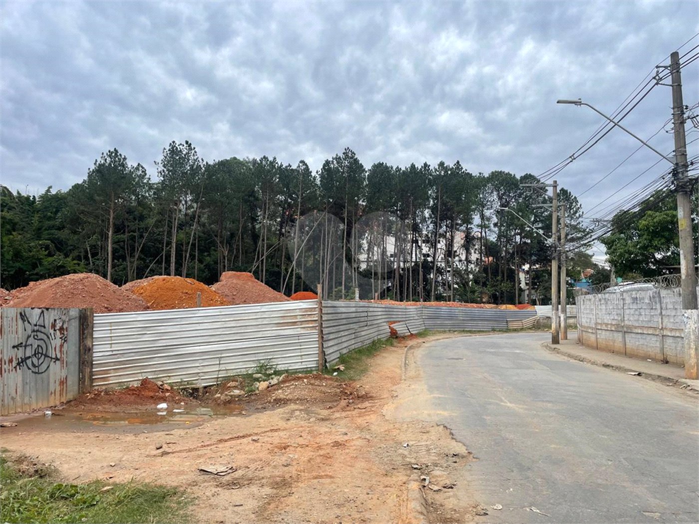 Terreno à venda em Jardim do Rio Cotia, Cotia, SP