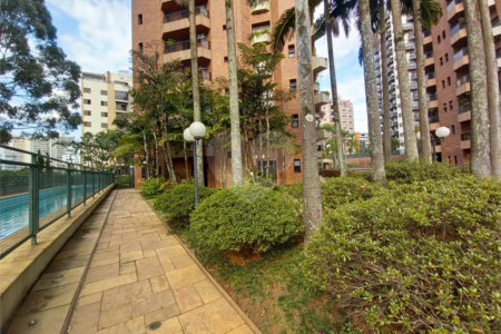 Apartamento à venda com 4 quartos, sendo 3 suítes, em Vila Andrade, São Paulo, SP