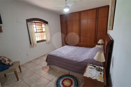 Casa à venda com 3 quartos, sendo 1 suíte, no condomínio Residencial Vale das Laranjeiras, Indaiatuba - SP