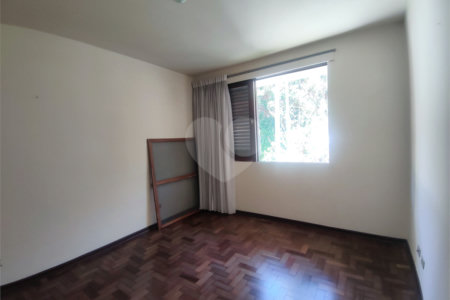 Sobrado à venda com 4 quartos, sendo 2 suítes, em Chácara Monte Alegre, São Paulo, SP
